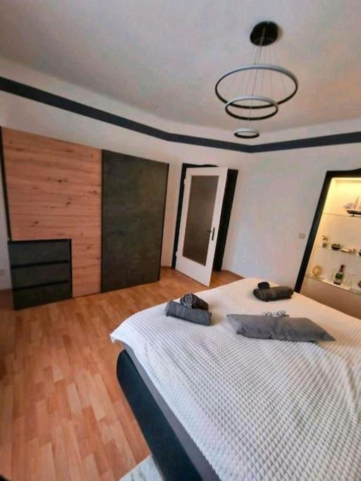 Ferienwohnung *Zur Weinbergstrasse* Lauta Exterior foto